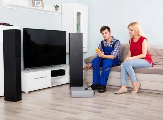 Transform Your Living Room: Expert Home Theater Installation Tips